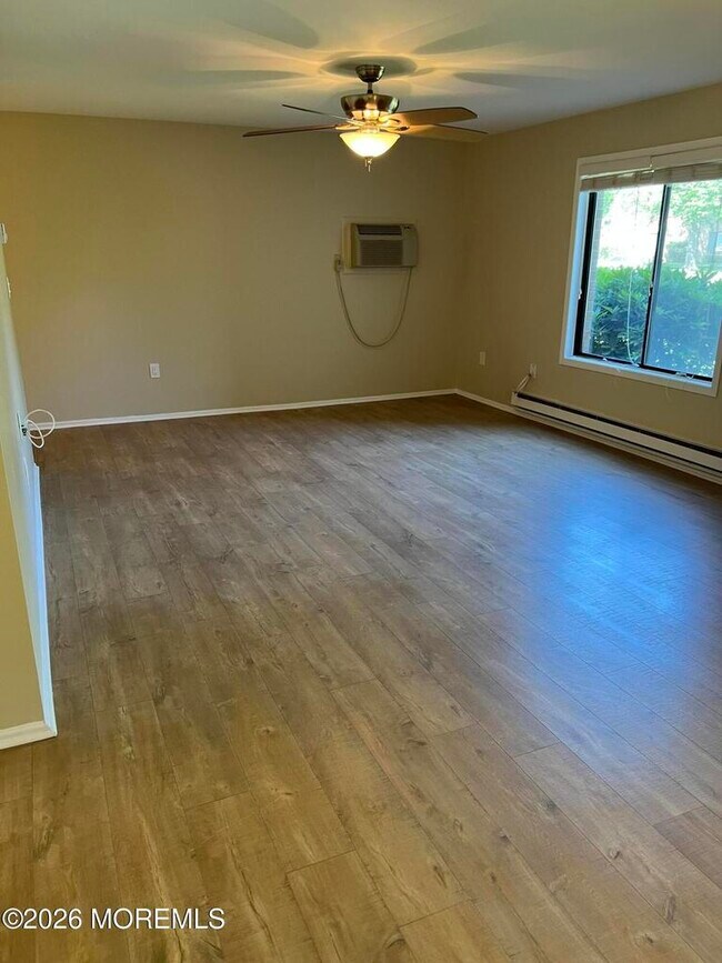 Sala de estar - 229 Medford Ct