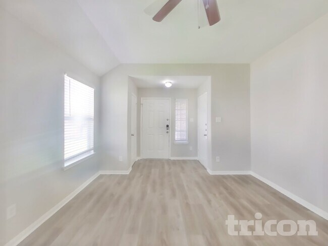 Building Photo - 21455 Wilona Way