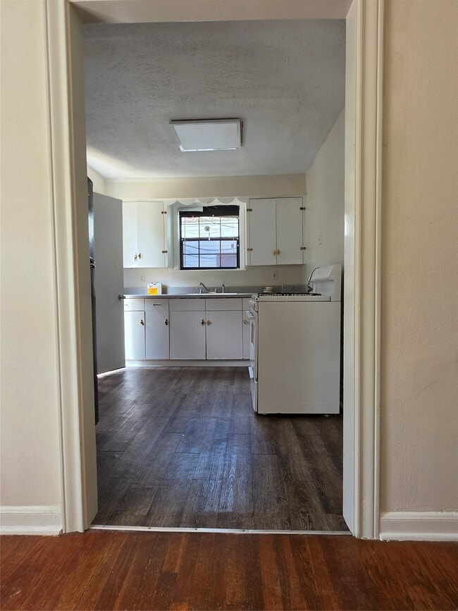 Building Photo - 3819 S Shepherd Dr