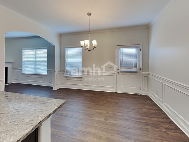 Building Photo - 216 Leland Ln