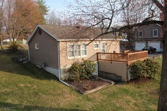 Building Photo - 31 Ringwood Ln