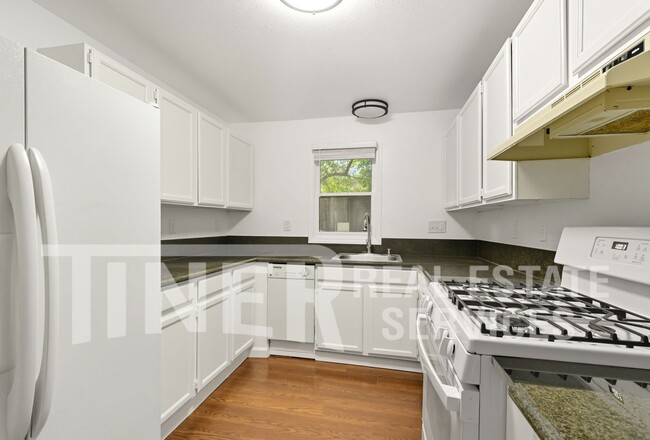 Building Photo - 2607 O St
