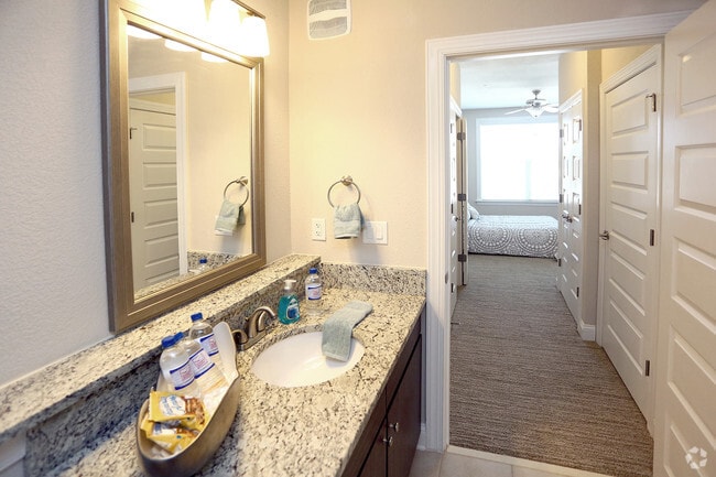 Interior Photo - Harbor Vista at Crawford Street