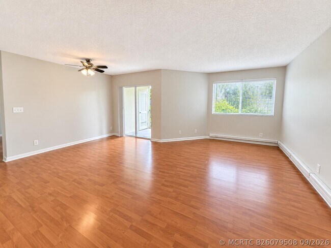 Foto del edificio - 9701 Westview Dr