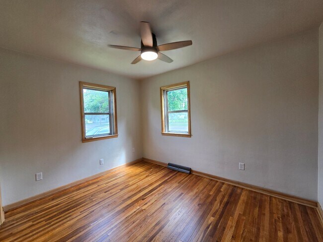 Foto del edificio - 512 1st St NE