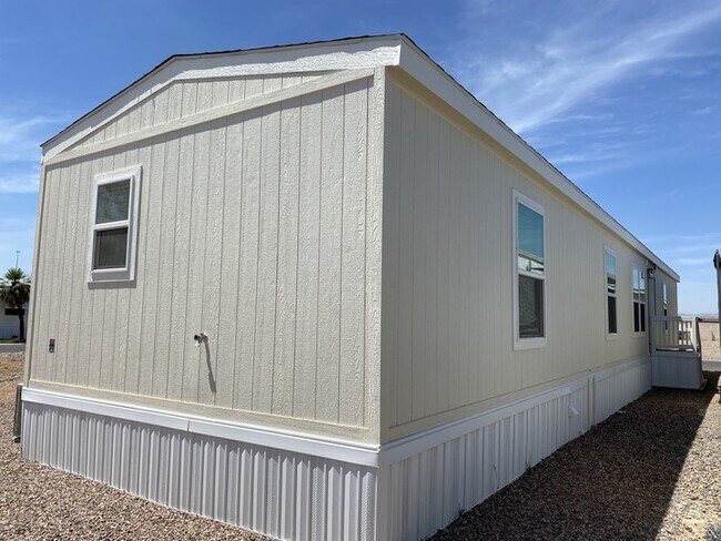 Foto del edificio - 2060 N Center St