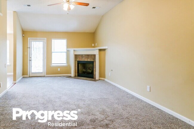 Building Photo - 7642 Fox Hunt Dr E
