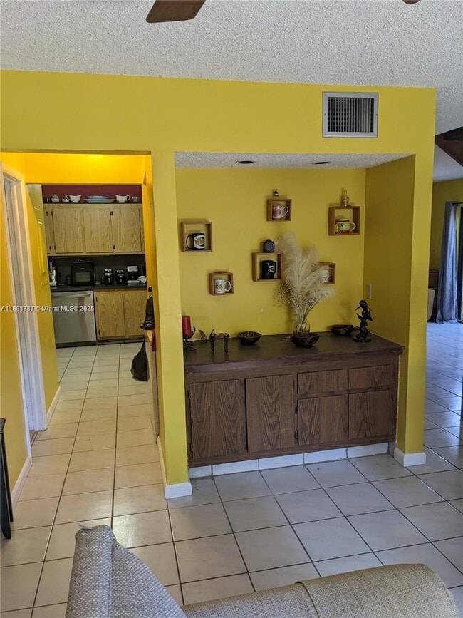Foto del edificio - 1760 Bayberry Dr