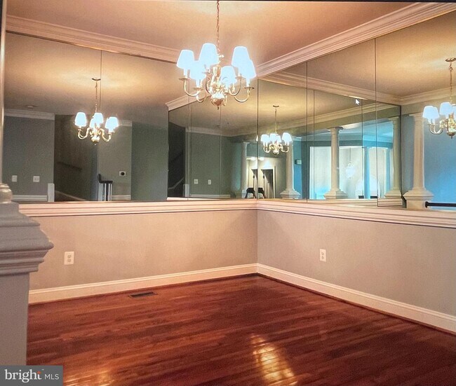 Foto del edificio - 2186 Wolftrap Ct