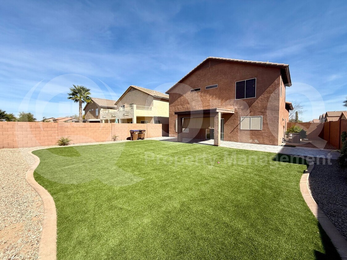Foto del edificio - 32094 N Cherry Creek Rd