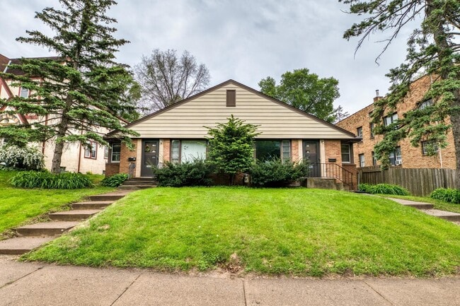 Building Photo - 1658 Randolph Ave