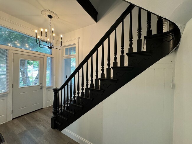 7 Bed/3 Bath Mins. from UC Campus $775/pp ... - 7 Bed/3 Bath Mins. from UC Campus $775/pp ... House