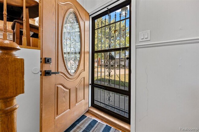 Foto del edificio - 2268 Serra Dr