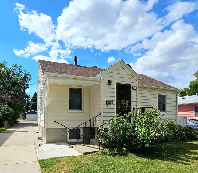 Building Photo - 1912 7th Ave S