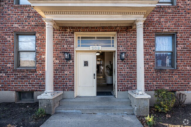 Entrada principal - 203 Willis Ave