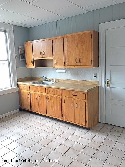 Building Photo - 387 Van Duzer St