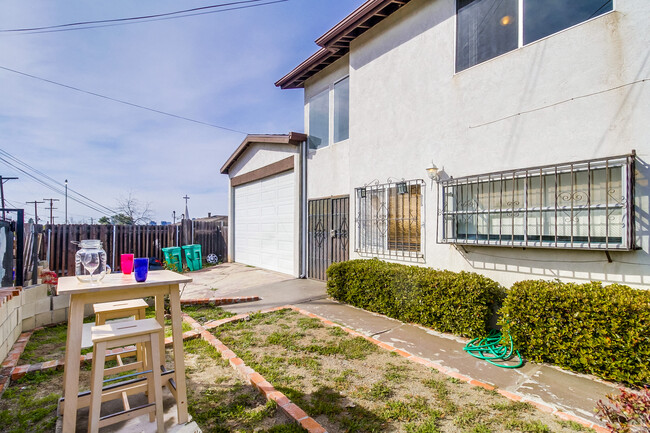 Building Photo - 3869 Ocean View Blvd