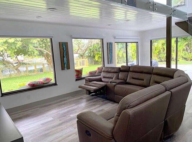 Foto del edificio - 4311 SW 31st Dr