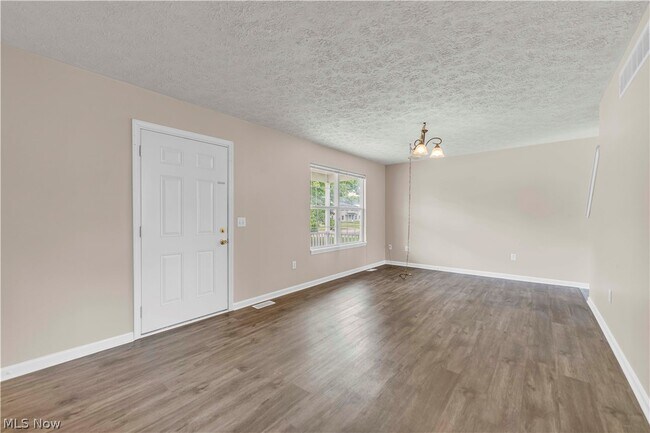 Foto del edificio - 1218 W 24th St