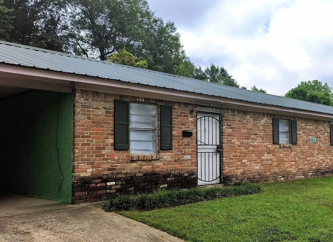 Primary Photo - 1107 S Cypress Unit 1 &amp; 2
