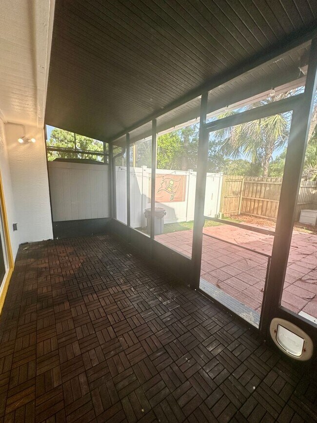 Foto del edificio - Lovely 2/1.5 Townhouse
