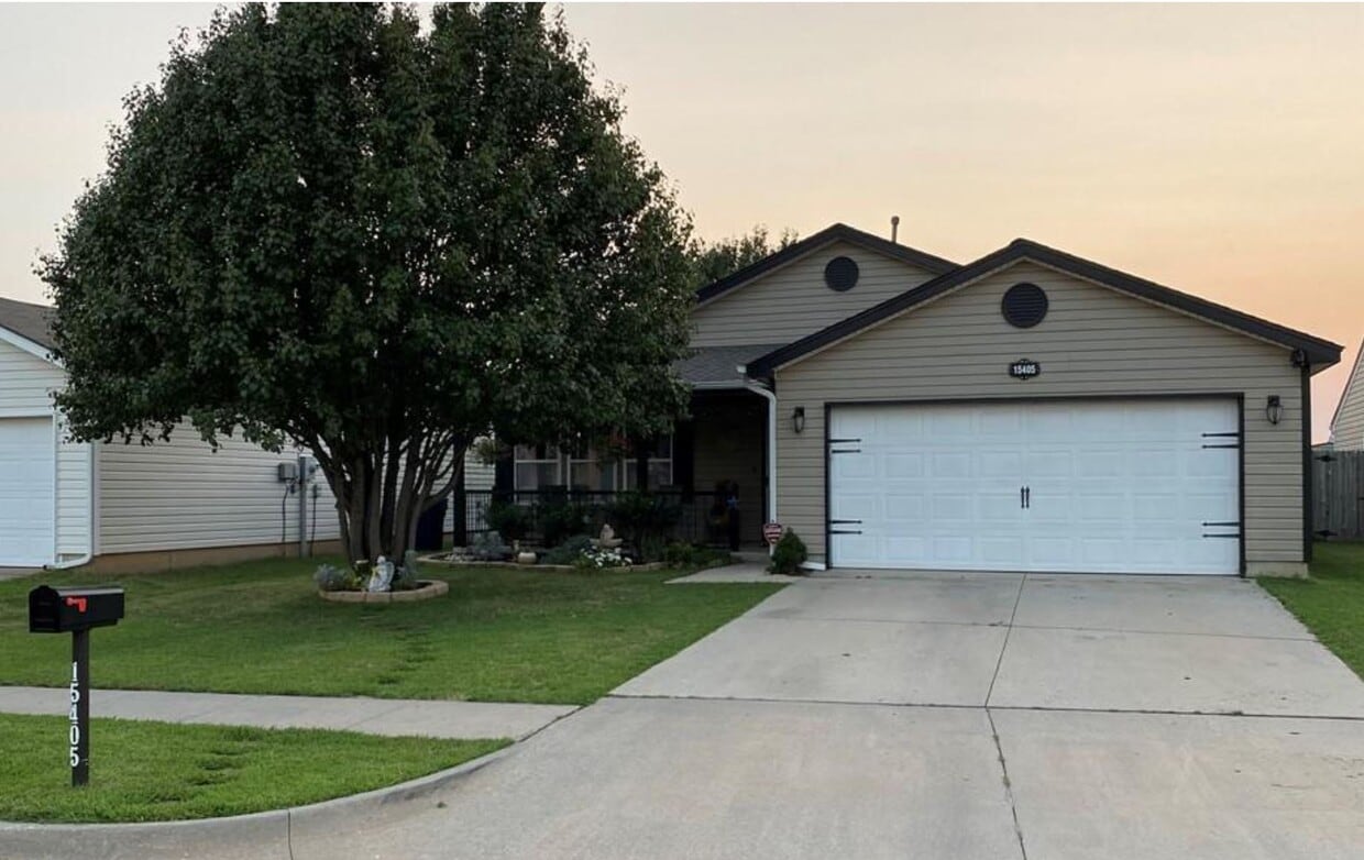 Primary Photo - 15405 Ivy Hill Dr