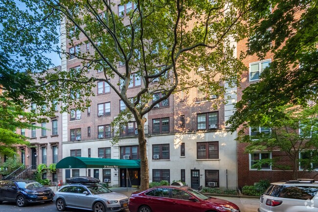 Building Photo - 24 Monroe Pl
