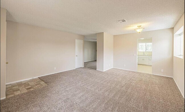 Foto del edificio - 41619 45th St E