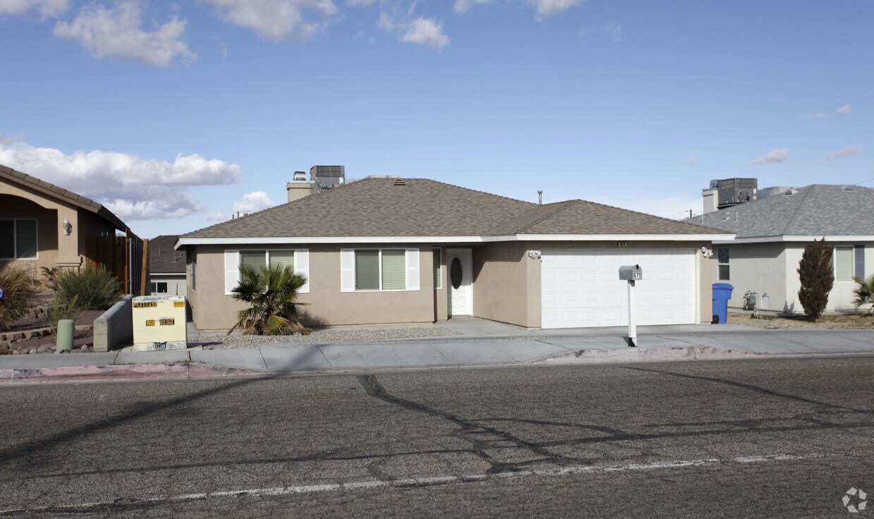 Primary Photo - 671 Rimrock Rd