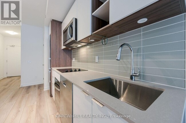 Building Photo - 543 Richmond St W