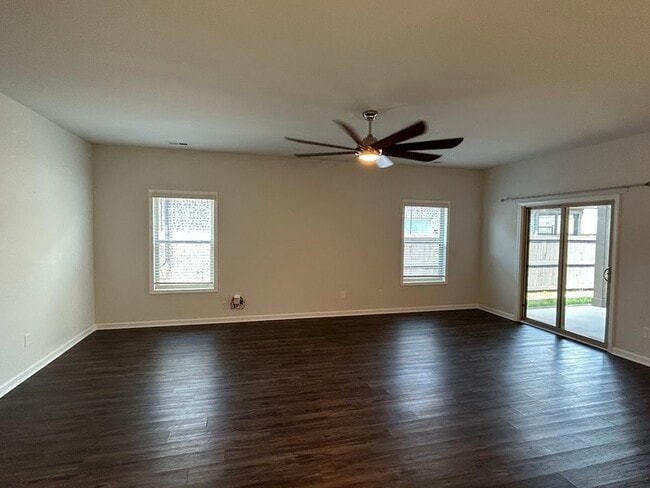 Building Photo - 115 Pomelo St