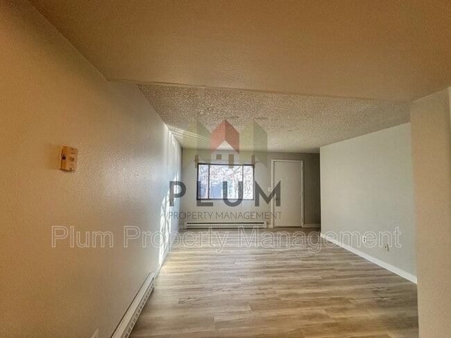 Building Photo - 809 Bulwer St