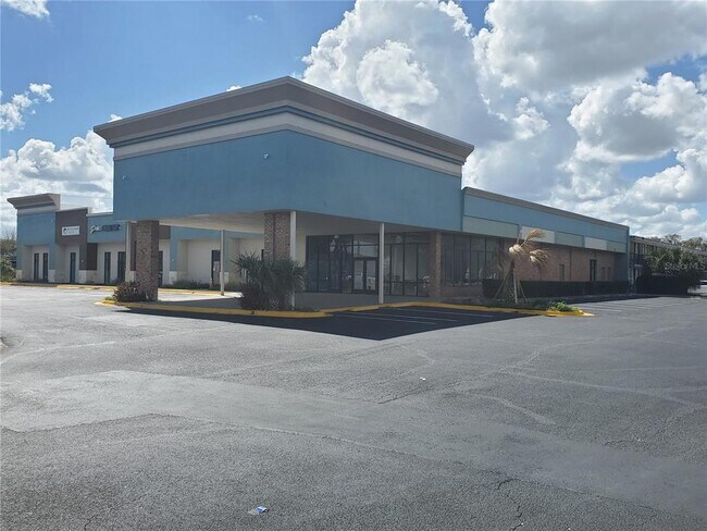 Foto del edificio - 7900 S Orange Blossom Trail