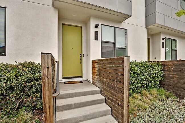Primary Photo - 1413 Wood St