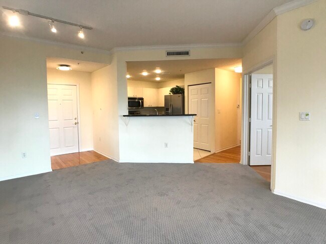 Building Photo - 1801 N Flagler Dr