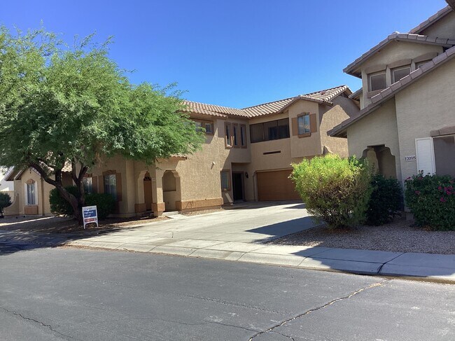 Foto del edificio - 12099 N 66th Ave