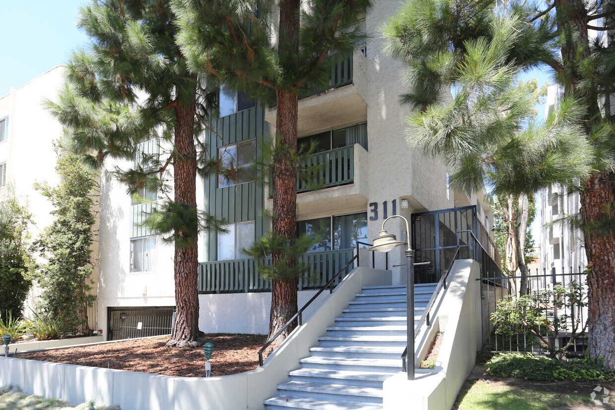 Building Photo - 311 Montana Avenue