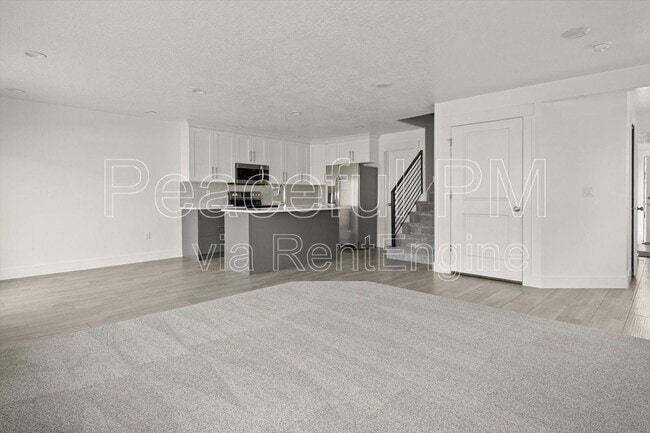 Building Photo - 6541 S Aspen Ln