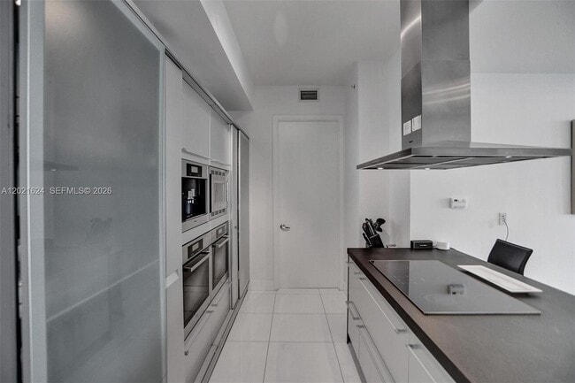 Foto del edificio - 18201 Collins Ave