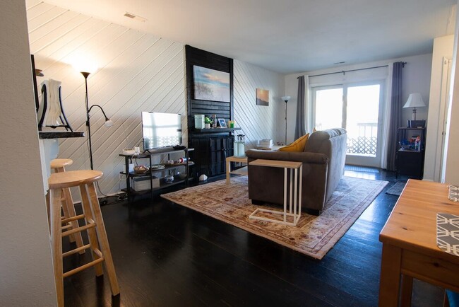 Photo - 736 W Ocean View Ave Apartment