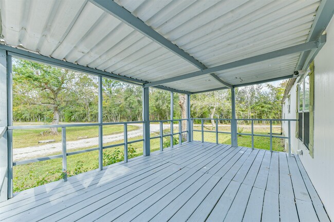 Building Photo - 1749 Max Rd