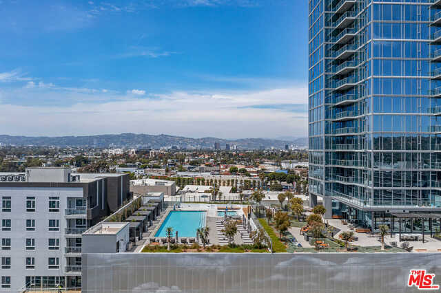 Building Photo - 3311 La Cienega Blvd