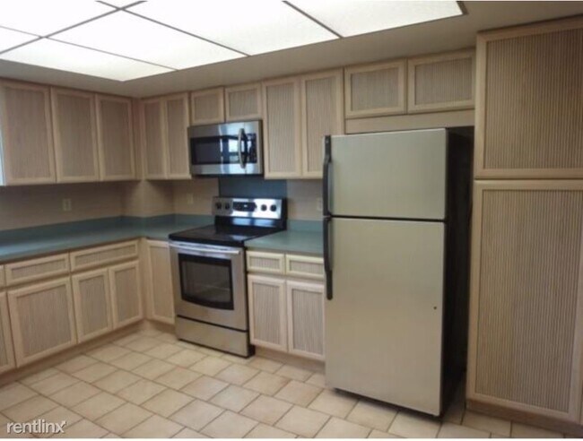 Building Photo - 2 br, 2 bath Condo - 16141 Blatt Blvd
