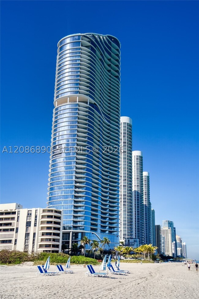 Foto del edificio - 15701 Collins Ave