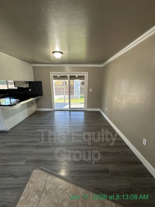 Building Photo - 2601 S Kloth Dr