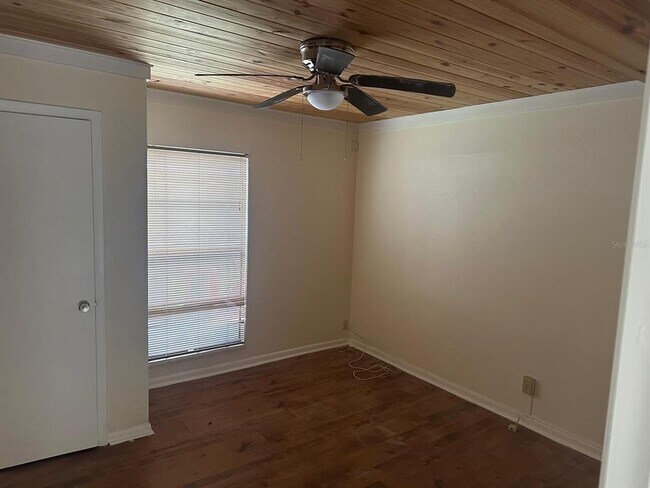 Foto del edificio - 212 N Chestnut Rd