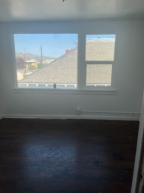 Building Photo - 325 1st Ave