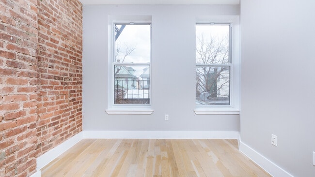 Building Photo - 1213 Rogers Ave