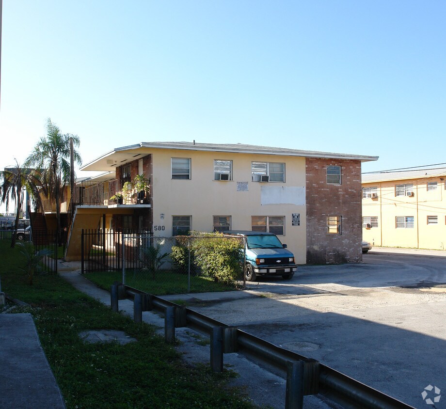 Building Photo - 580 NW 64th St