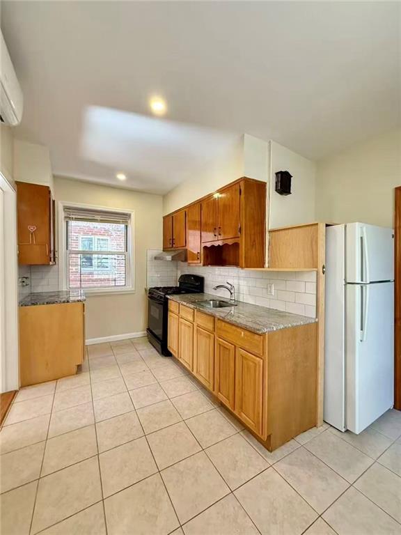 Building Photo - 2066 62nd St